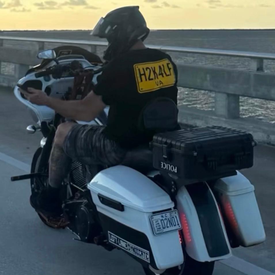 H2K4LF Plate T-shirt